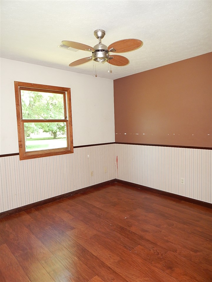 1745 Meridian Road Mitchell, IN 47446 - Photo 7 of 12