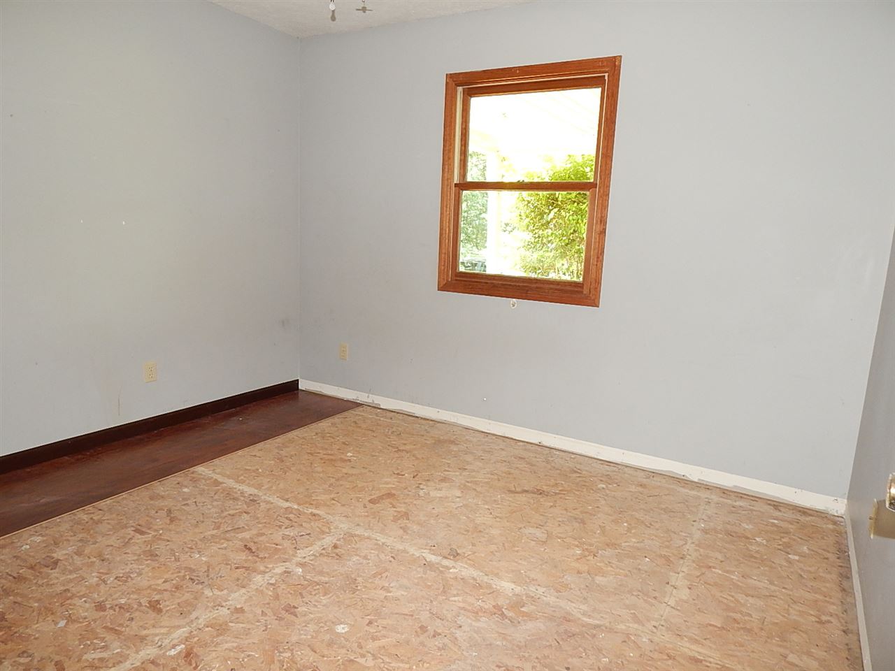 1745 Meridian Road Mitchell, IN 47446 - Photo 10 of 12