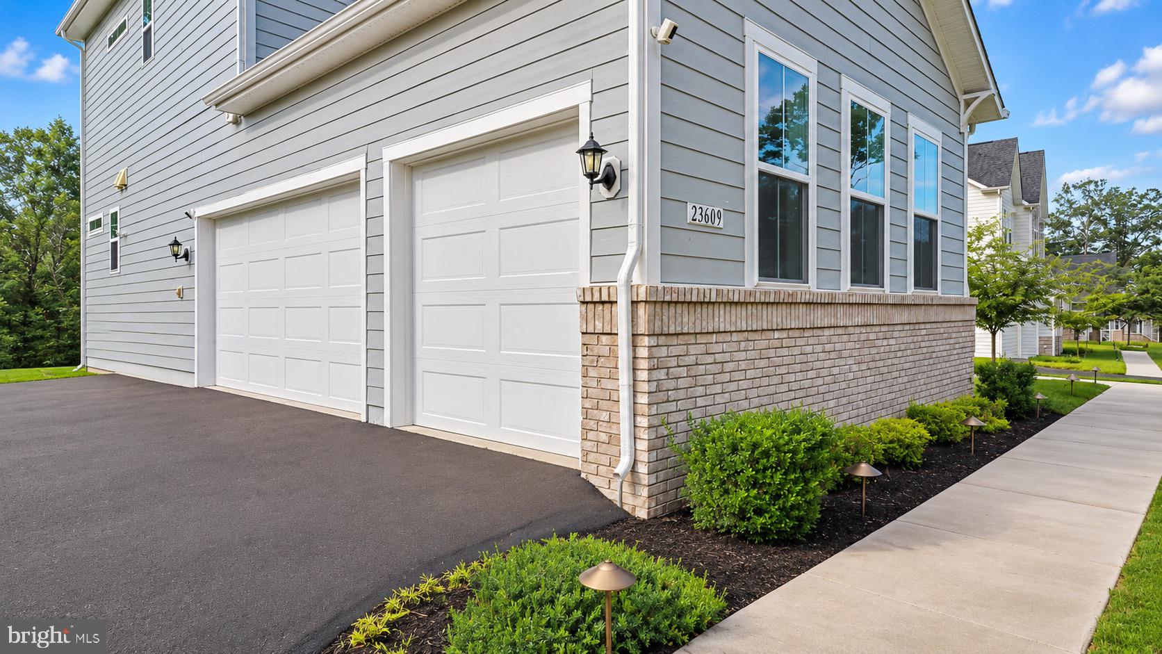 23609 Roselle Ridge Lane Aldie, VA 20105 - Photo 5 of 75 Charming home with elegant curb appeal.