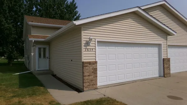 $270,000 | 2834 Dakota Park Circle South, Fargo, ND 58104