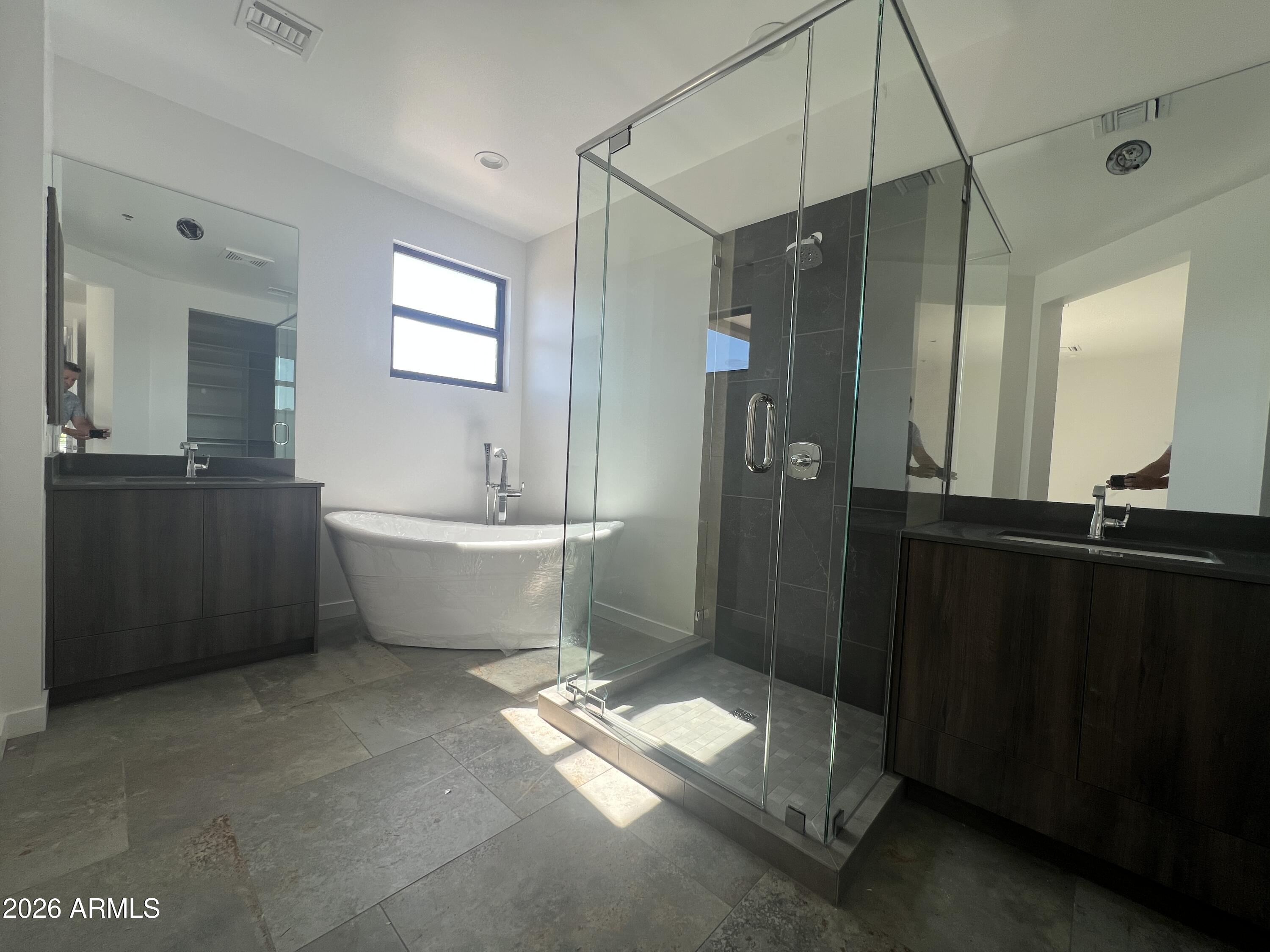 509 East Mountain View Road Phoenix, AZ 85020 - Photo 7 of 18 Primary Bath with Soaking Tub