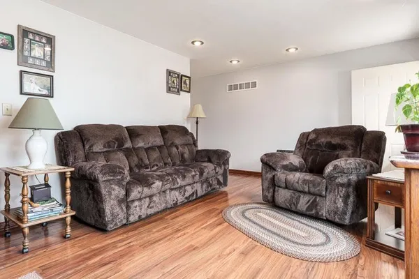 $334,900 | 718 Crist Road, Beloit, WI 53511