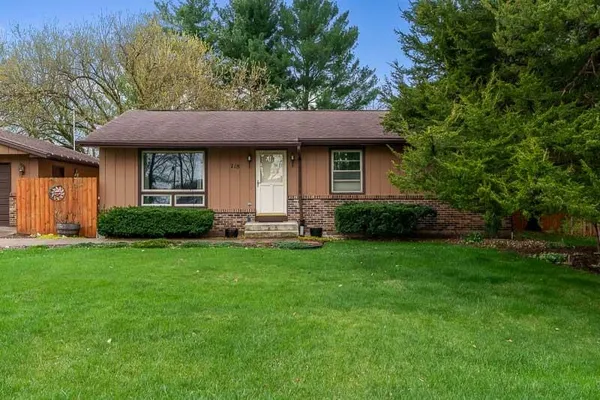 $334,900 | 718 Crist Road, Beloit, WI 53511