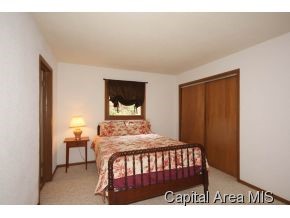 2430 Churchill Road Springfield, IL 62702 - Photo 15 of 19