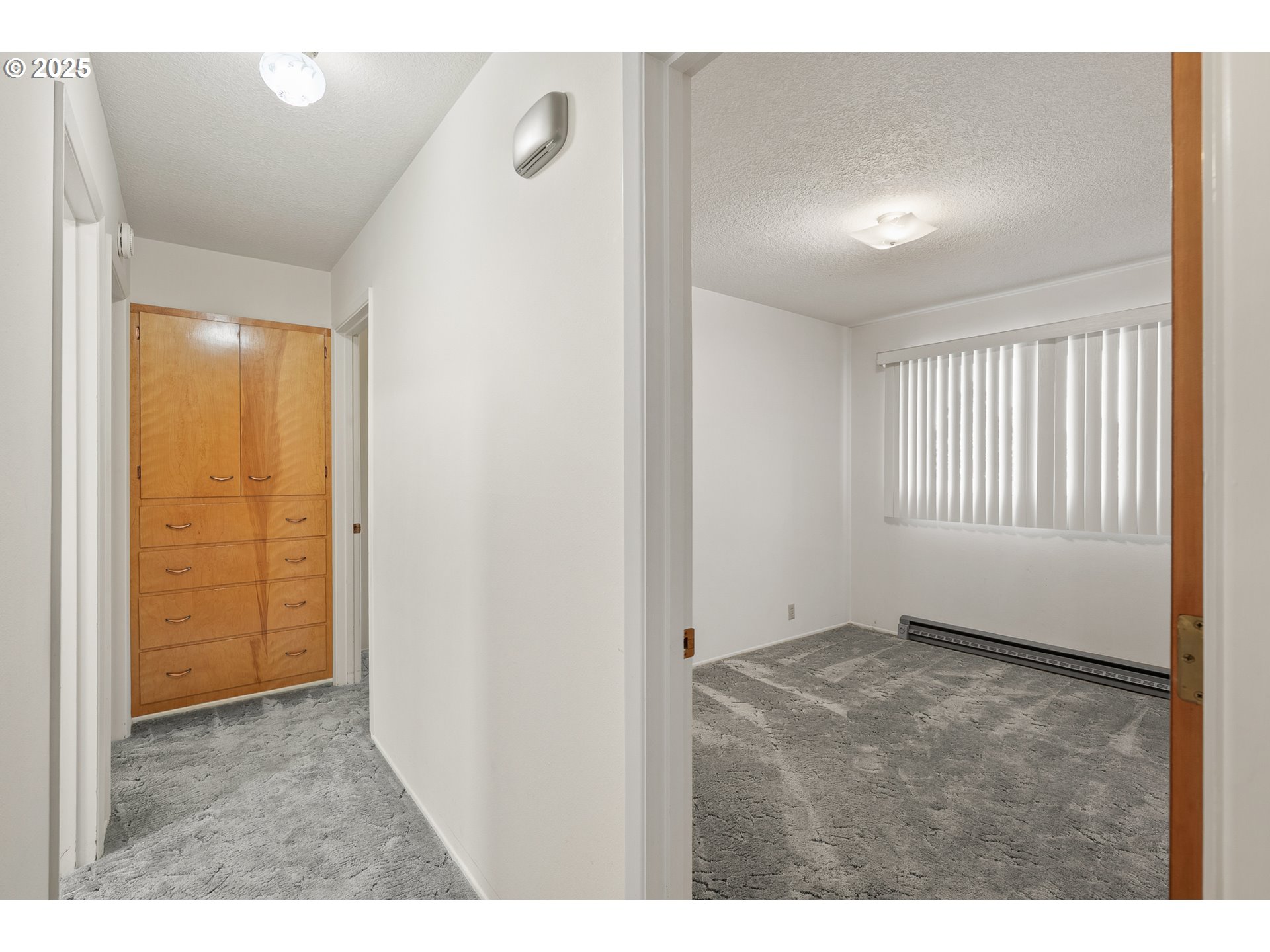 1088 Nopal Street Florence, OR 97439 - Photo 23 of 37 a view of an empty room and window