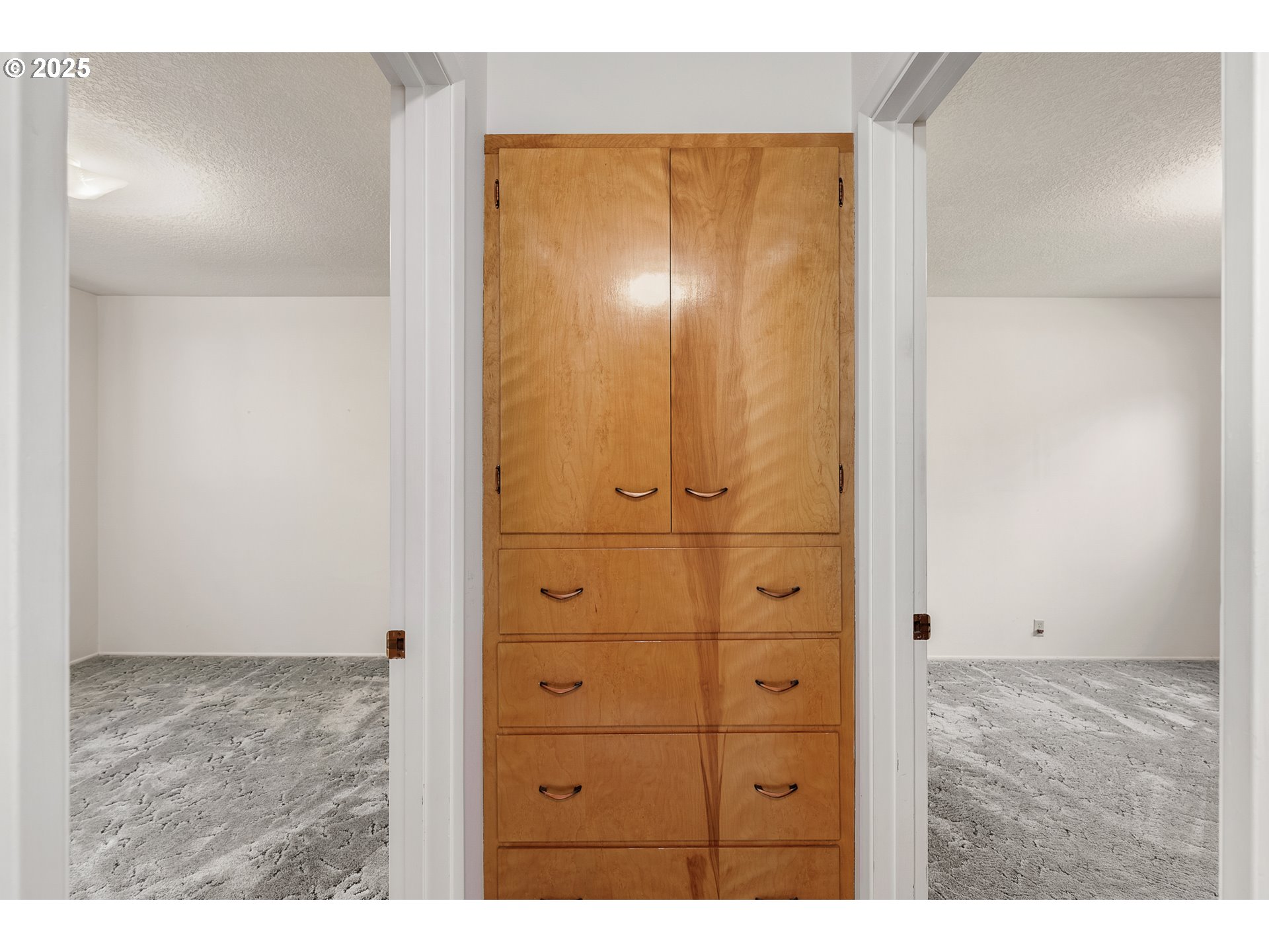 1088 Nopal Street Florence, OR 97439 - Photo 28 of 37 view of a bathroom with a shower
