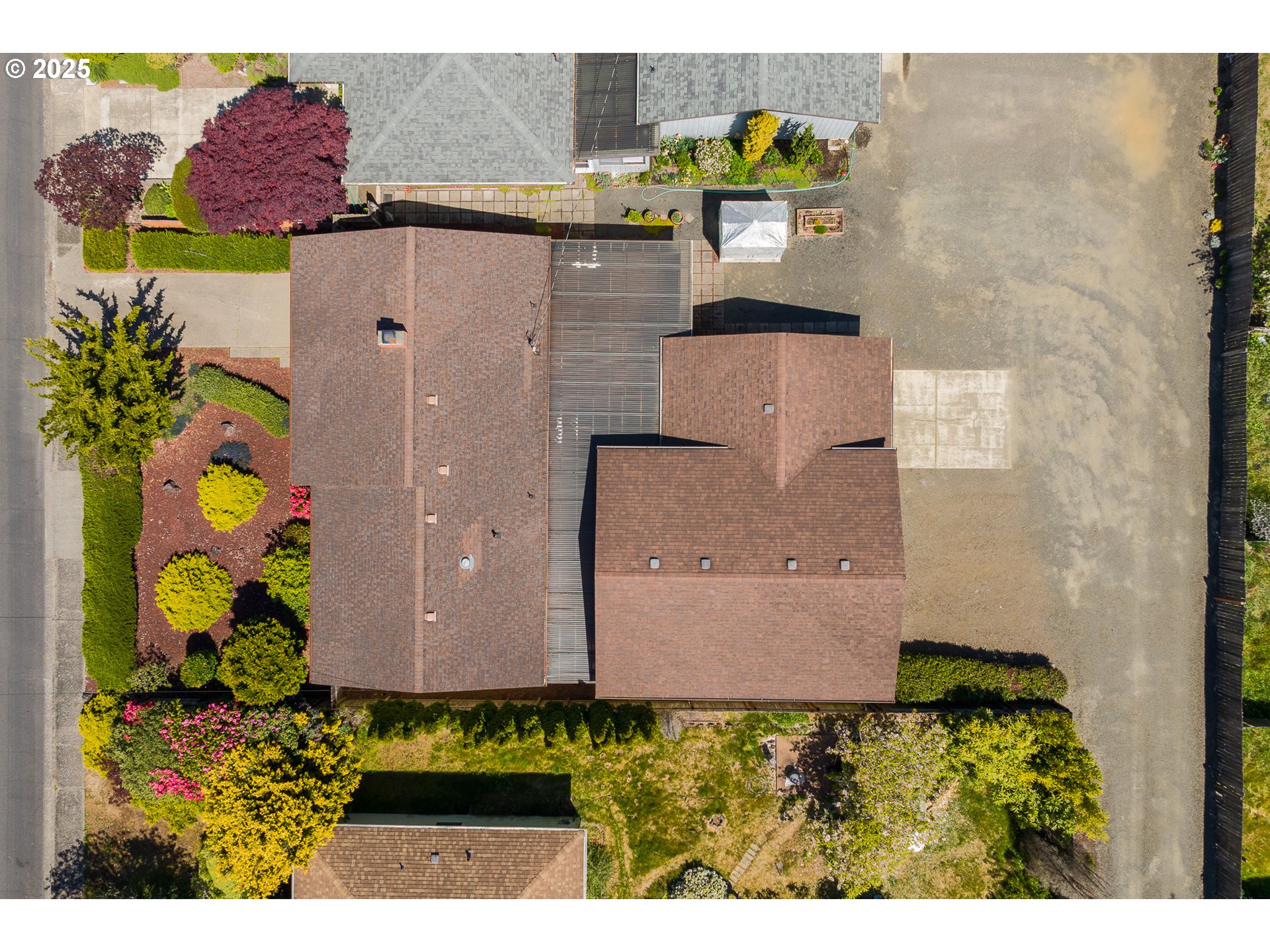 1088 Nopal Street Florence, OR 97439 - Photo 3 of 37 view of bathroom with a car park
