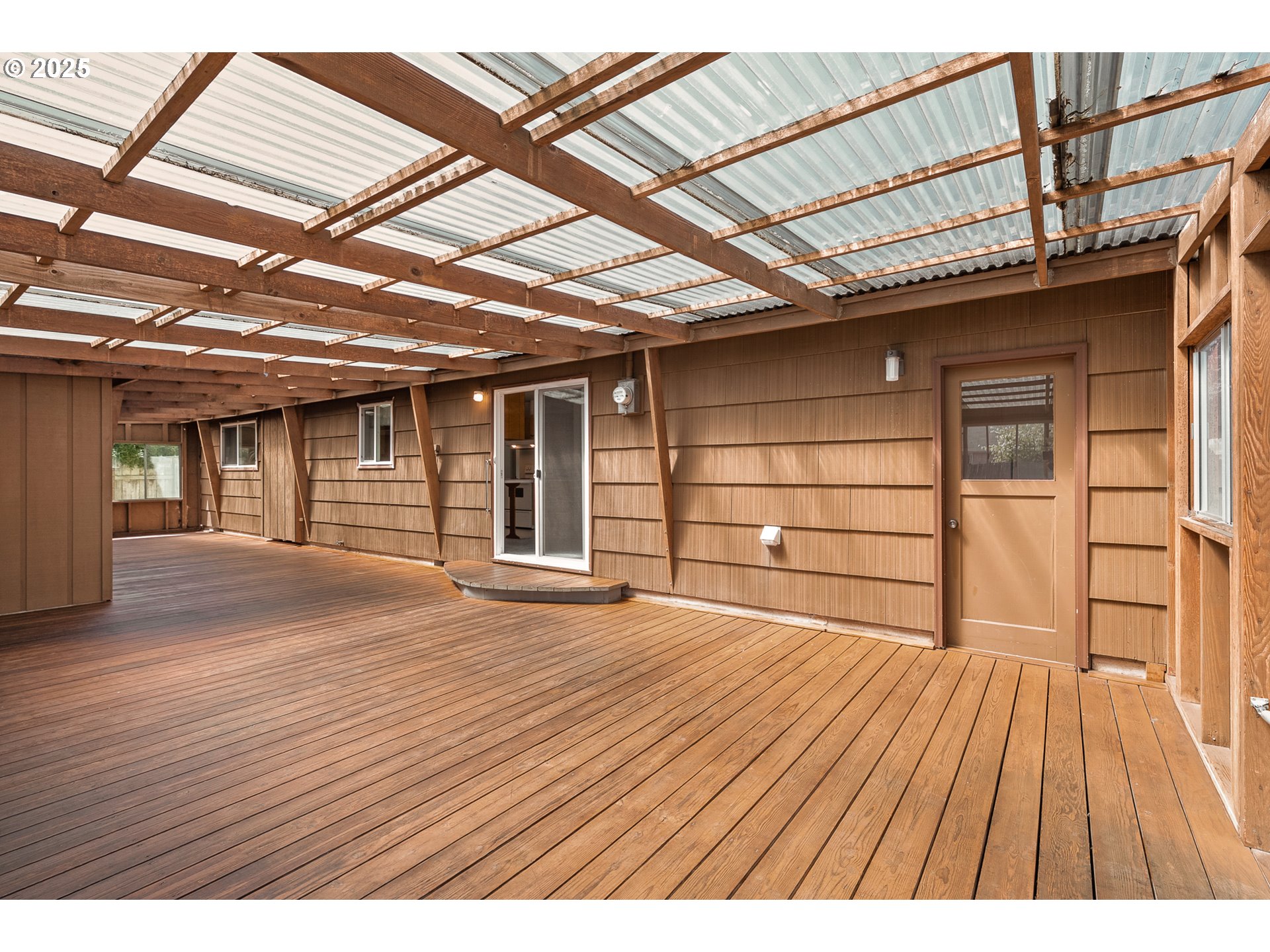 1088 Nopal Street Florence, OR 97439 - Photo 33 of 37 a view of outdoor space