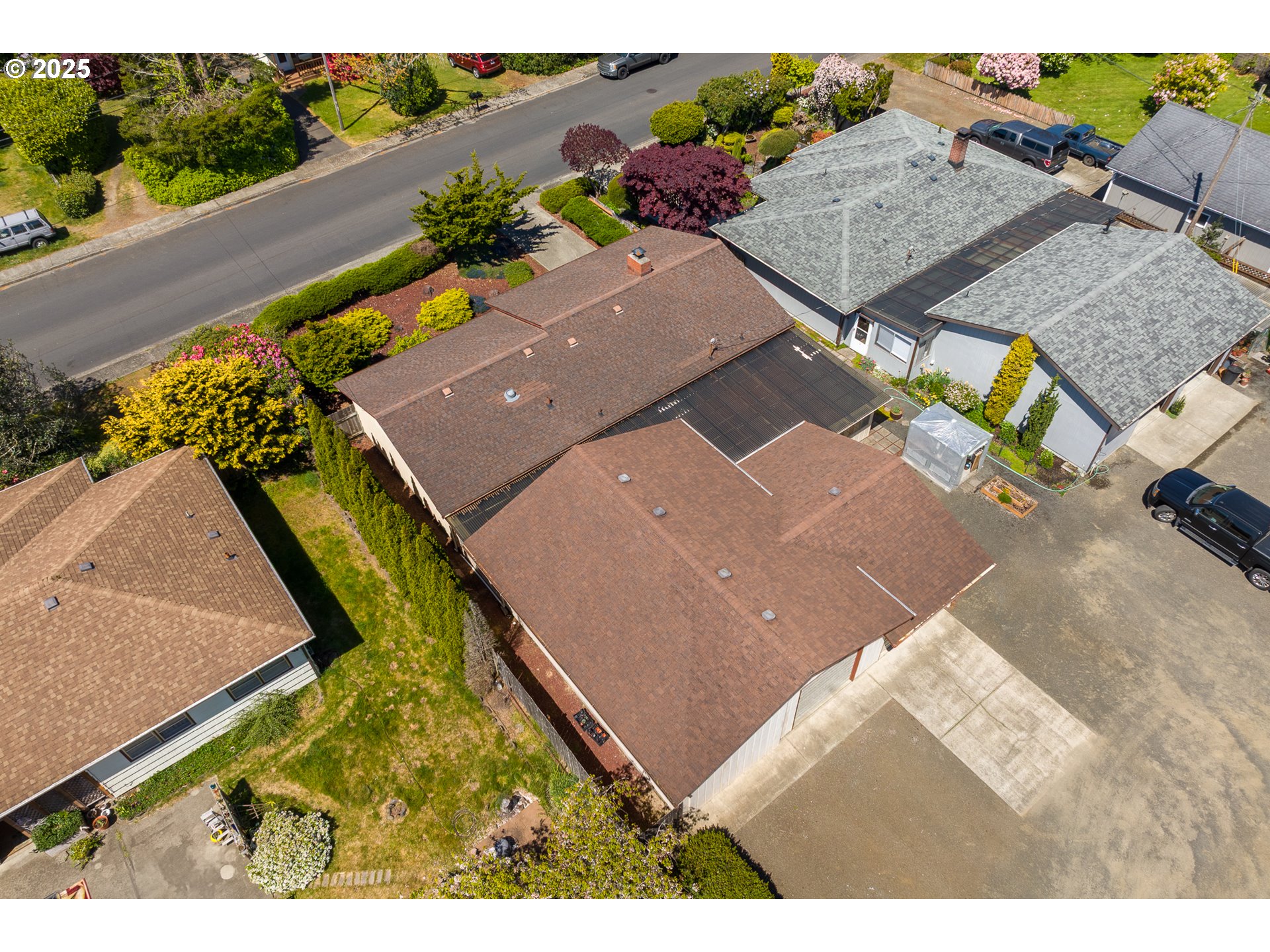 1088 Nopal Street Florence, OR 97439 - Photo 4 of 37 an aerial view of a house with a yard