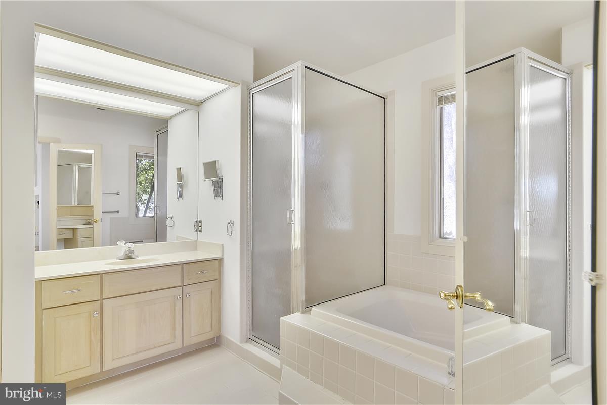 6861 Edge Creek Road St. Michaels, MD 21663 - Photo 23 of 34 Bath (Master)
