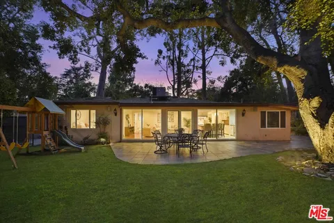 $1,595,000 | 2452 North Altadena Drive, Altadena, CA 91001
