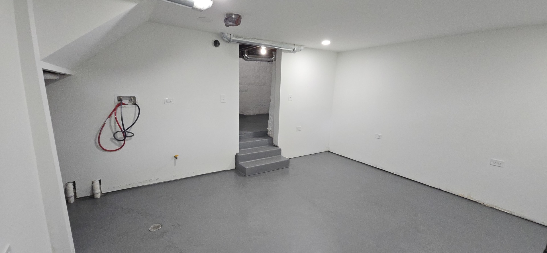 15407 Kenton Avenue Oak Forest, IL 60452 - Photo 15 of 20 an empty room with white wall and an entryway