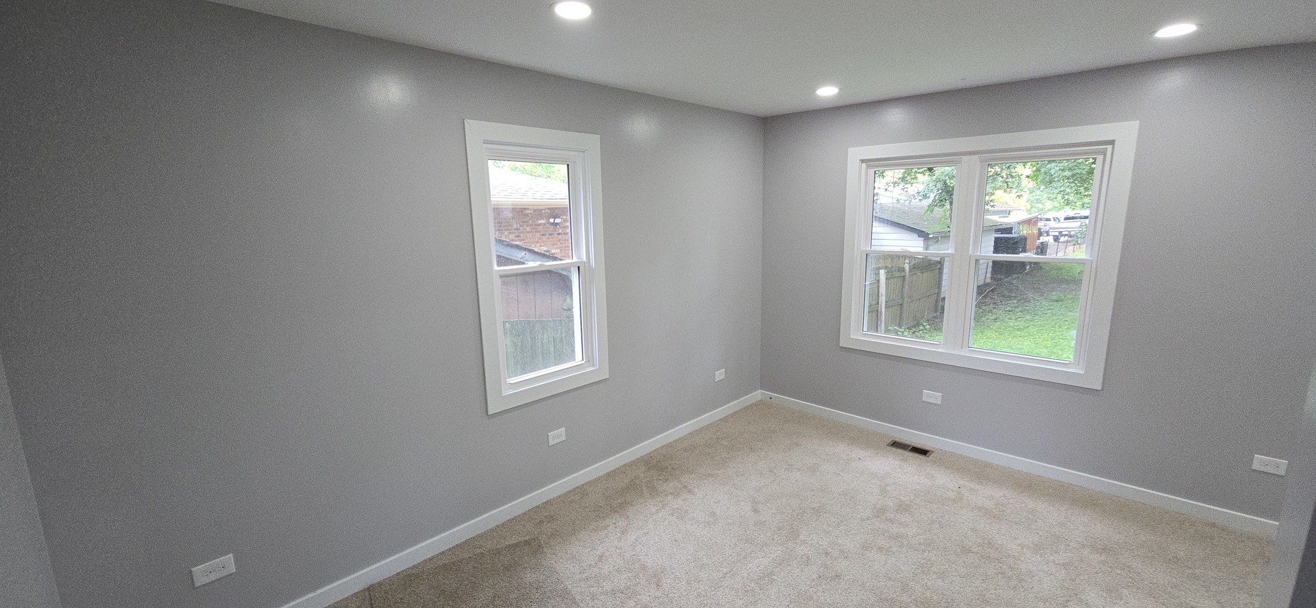 15407 Kenton Avenue Oak Forest, IL 60452 - Photo 10 of 20 an empty room with windows