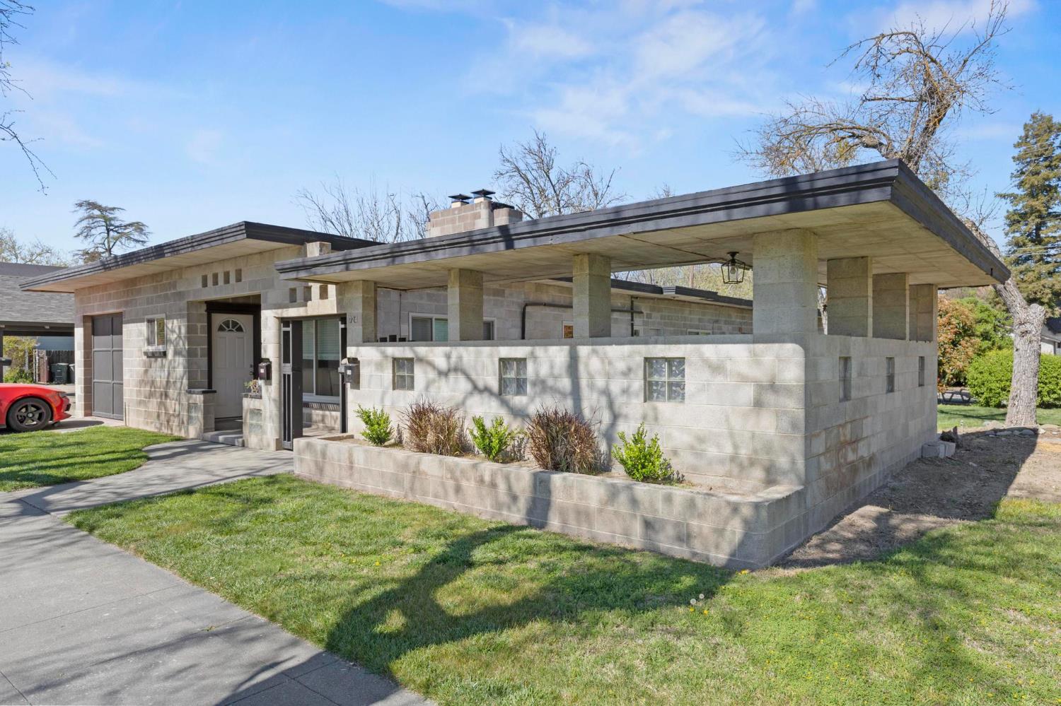 724 Webster Street Colusa, CA 95932 - Photo 27 of 48 front view of a house with a yard