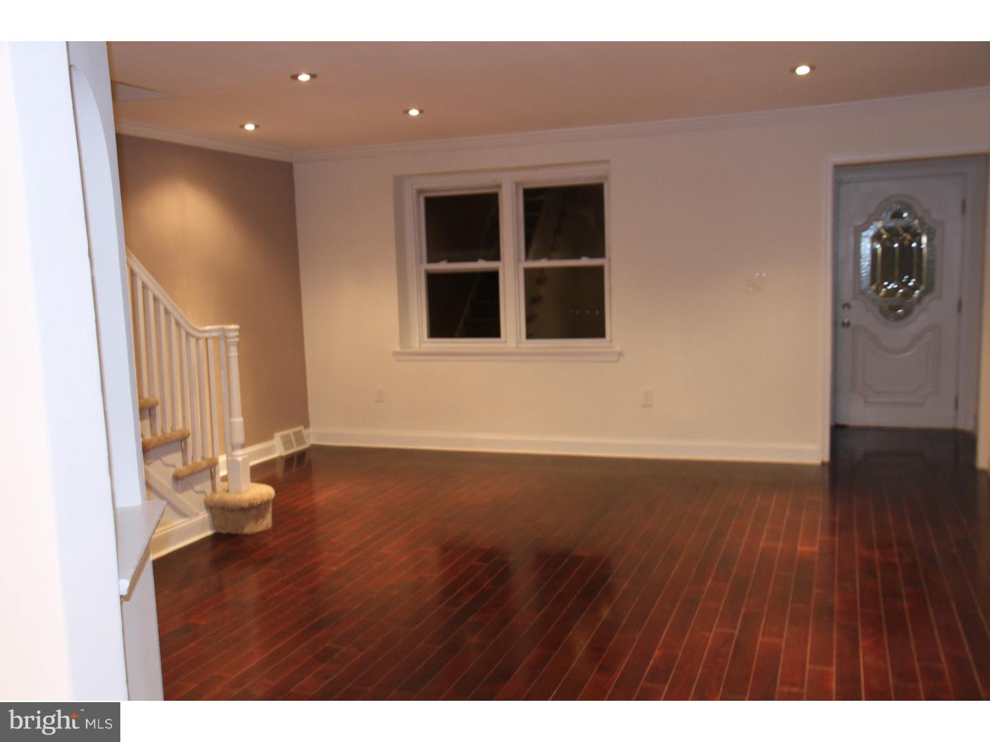 8222 Temple Road Philadelphia, PA 19150 - Photo 2 of 7 Living Room