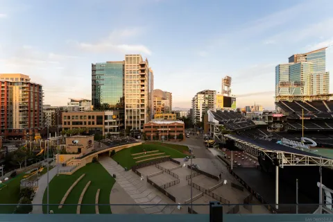 $1,790,000 | 325 7th Avenue, Unit 2204, San Diego, CA 92101