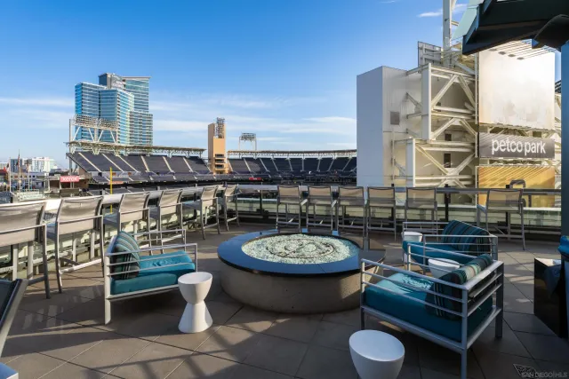 $1,790,000 | 325 7th Avenue, Unit 2204, San Diego, CA 92101