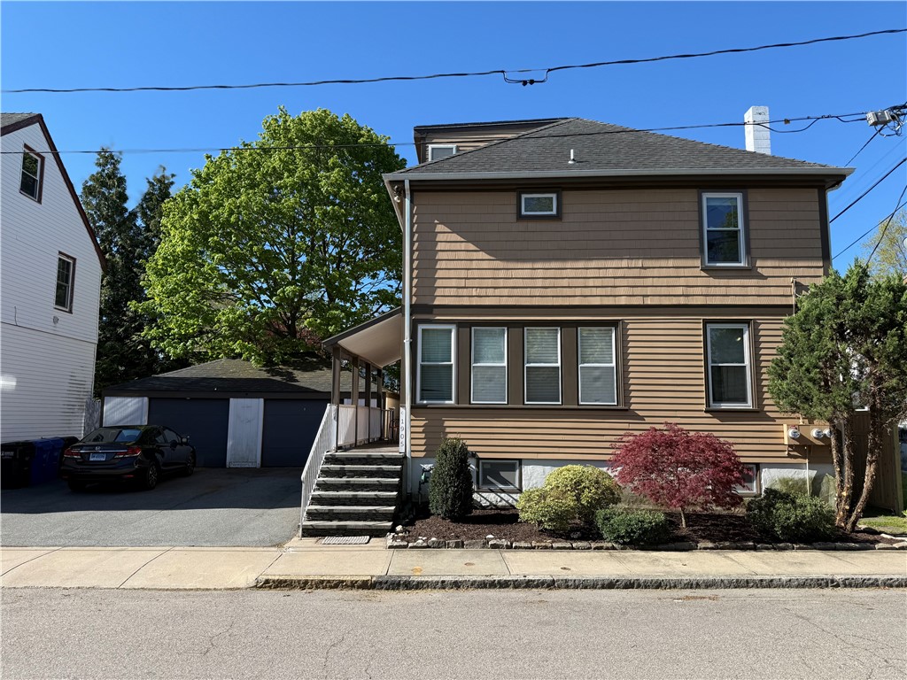 21 Slocum Street, Unit 2 Newport, RI 02840 - Photo 5 of 15
