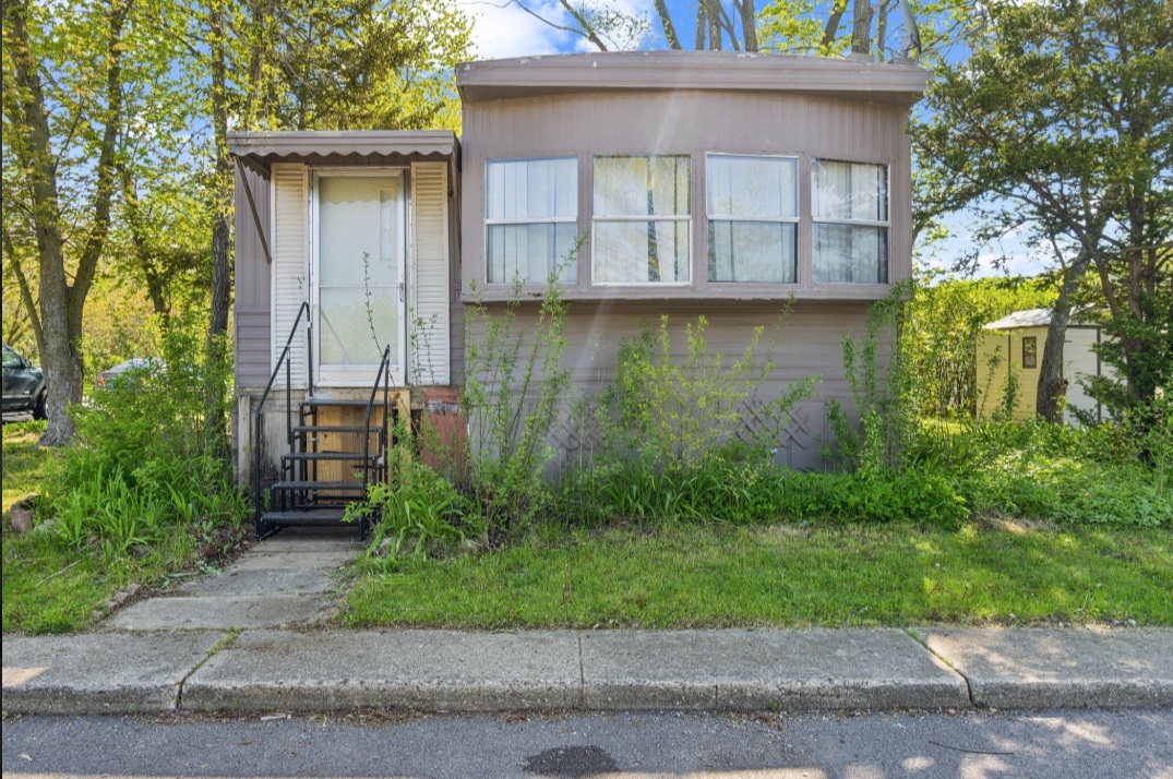 851 Mackey Lane Elgin, IL 60120 - Photo 2 of 19