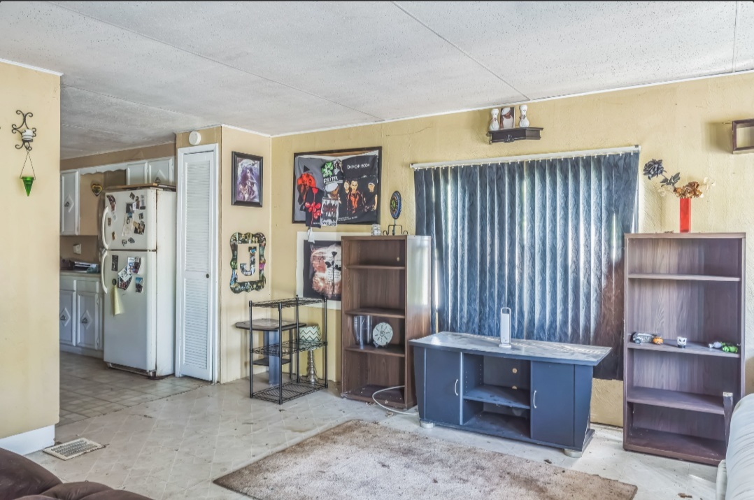 851 Mackey Lane Elgin, IL 60120 - Photo 5 of 19