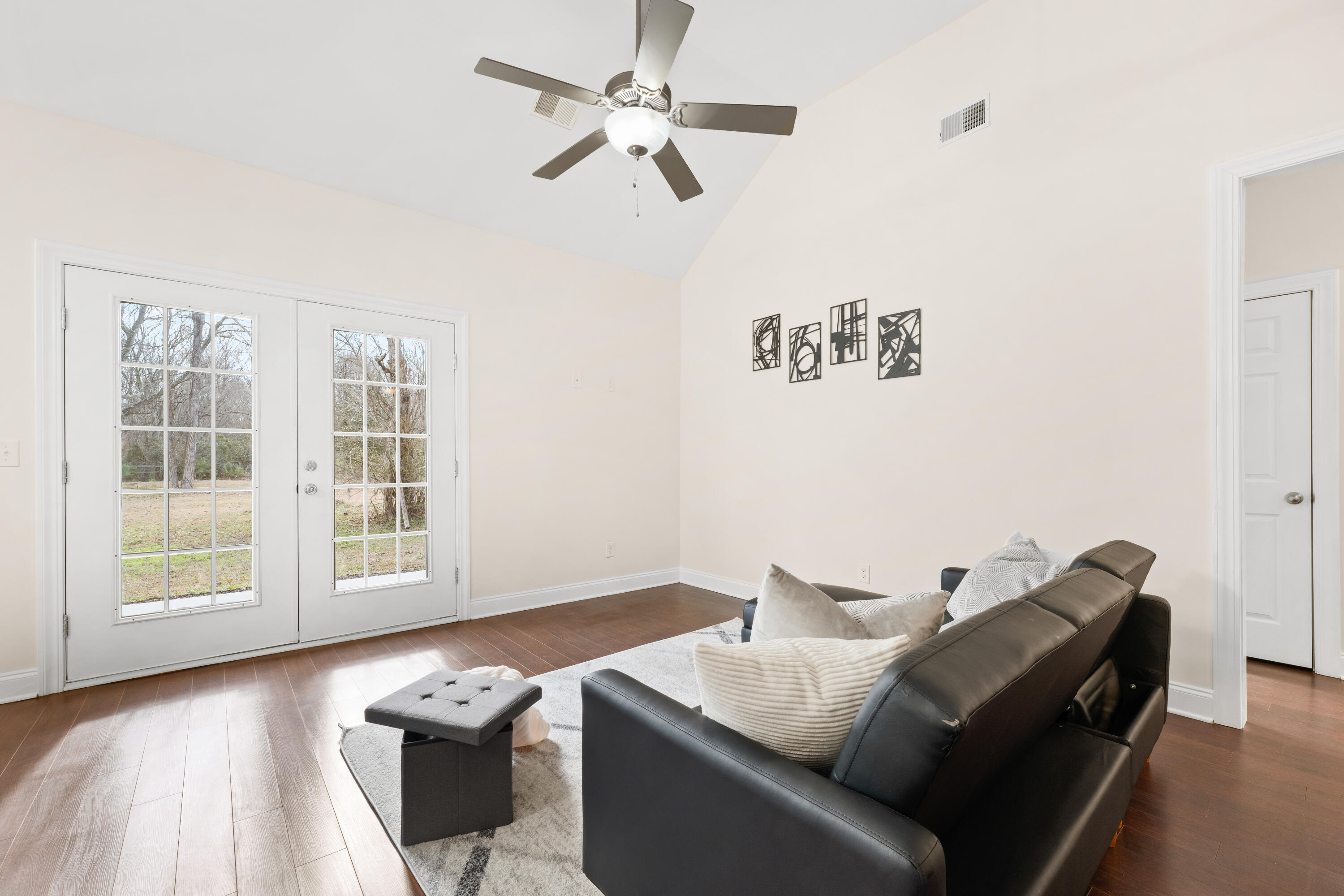 5037 Govan Road Hollywood, SC 29449 - Photo 5 of 27 living rm