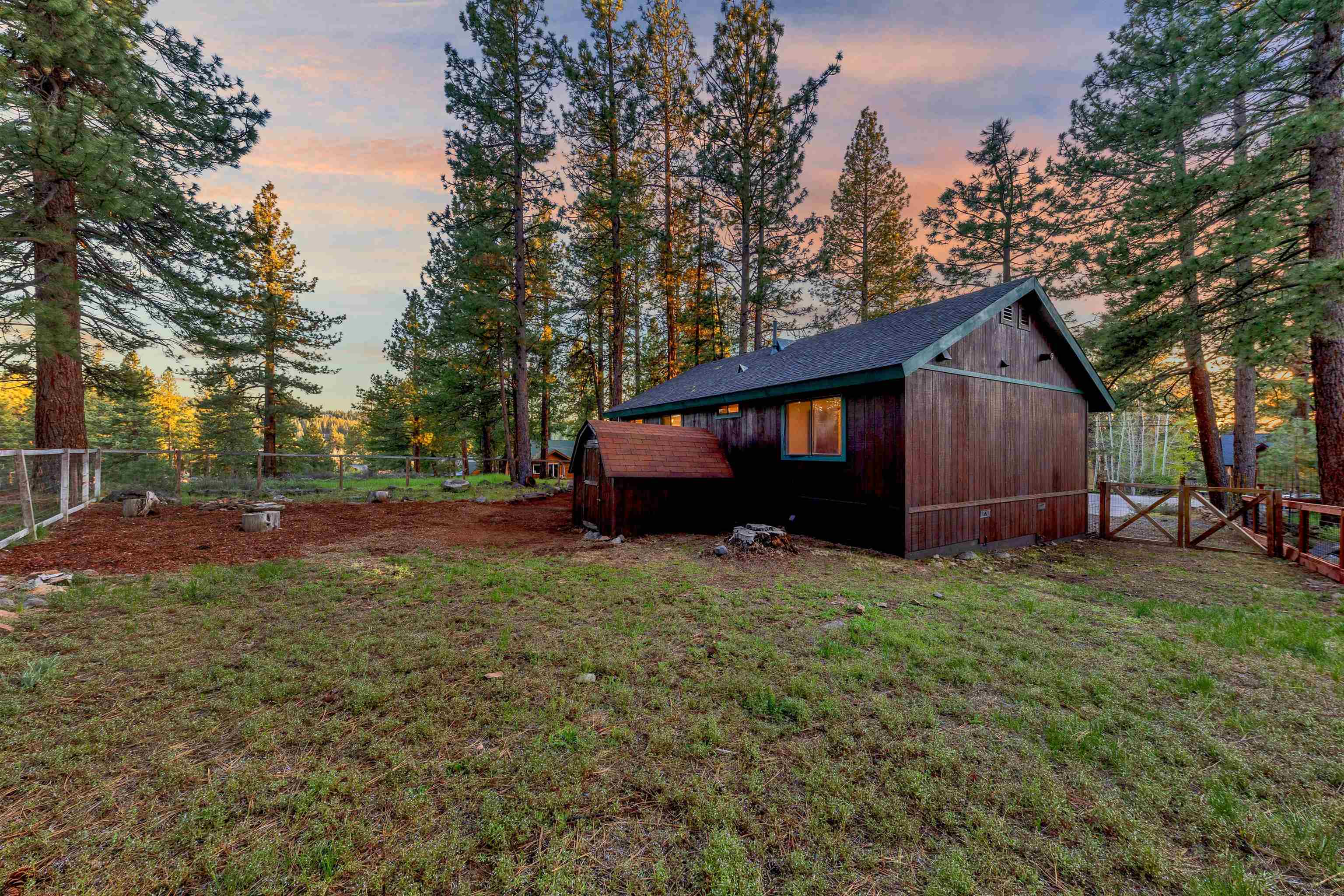 10260 Laburnham Circle Truckee, CA 96161 - Photo 16 of 27