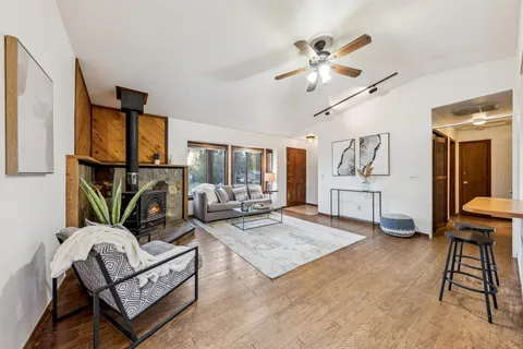 $639,900 | 10260 Laburnham Circle, Truckee, CA 96161