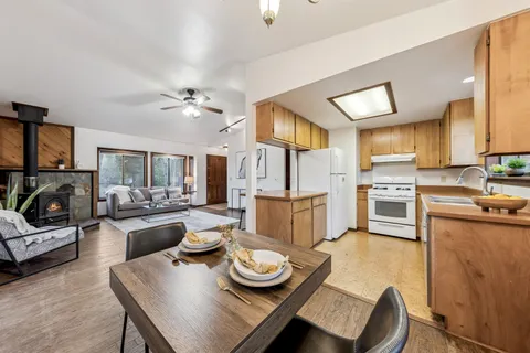 $639,900 | 10260 Laburnham Circle, Truckee, CA 96161