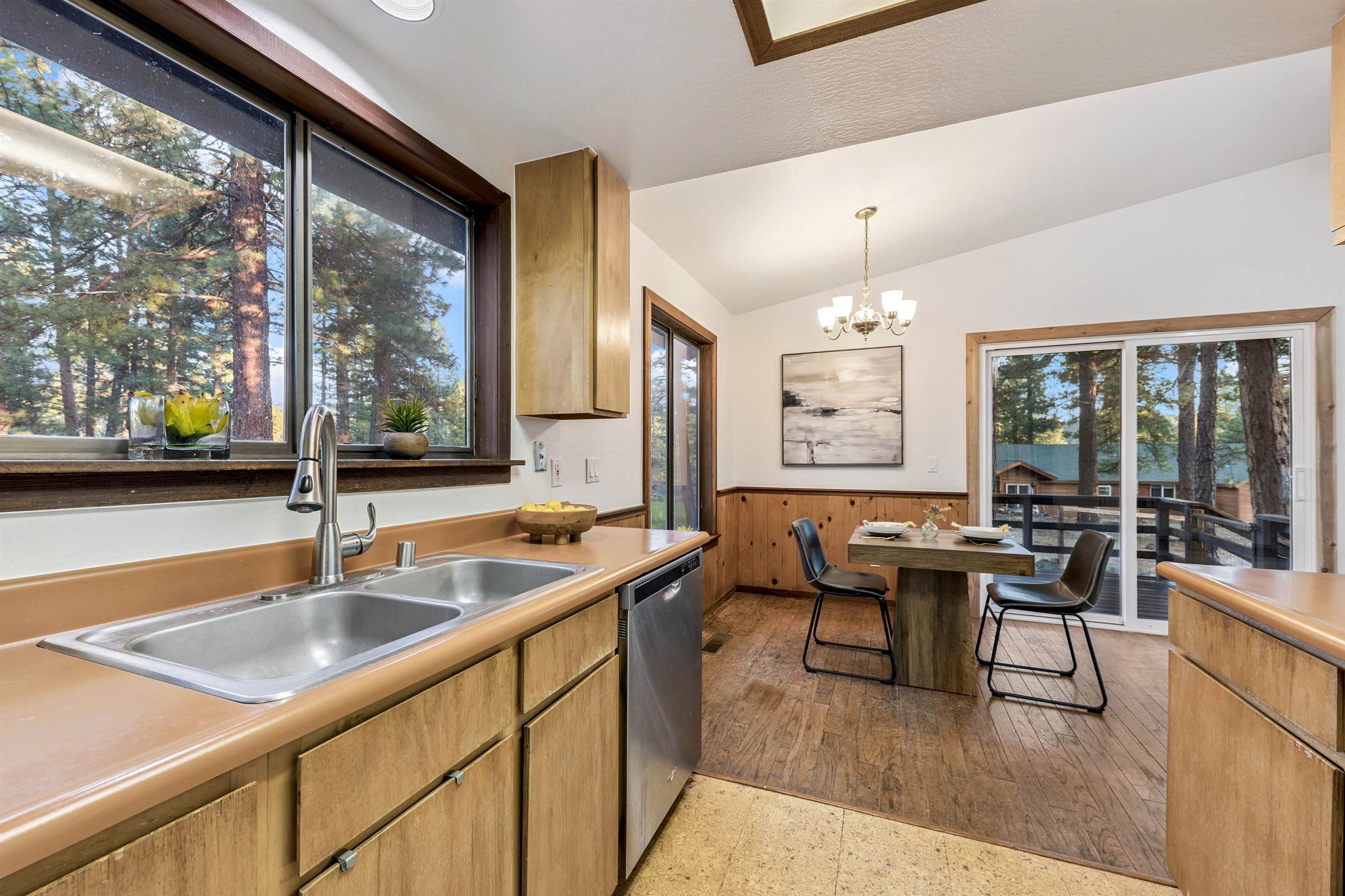 10260 Laburnham Circle Truckee, CA 96161 - Photo 8 of 27