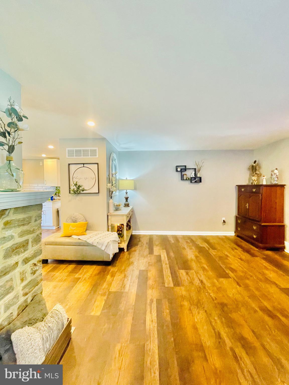360 Edgehill Road York, PA 17403 - Photo 5 of 45