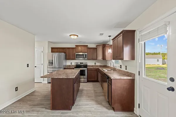 $2,175 | 707 Pandion Court, Holly Ridge, NC 28445