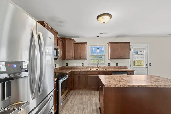 $2,175 | 707 Pandion Court, Holly Ridge, NC 28445