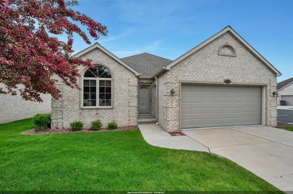 $409,900 | 518 North Langlade Court, Green Bay, WI 54301