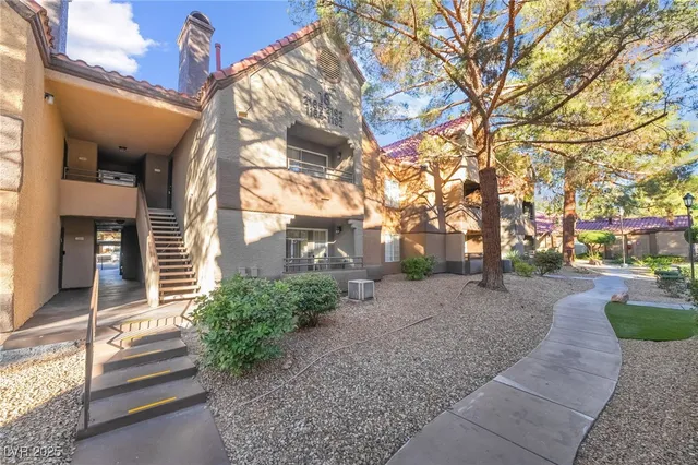 $1,350 | 2200 South Fort Apache Road, Unit 2190, Las Vegas, NV 89117