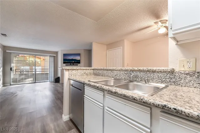 $1,350 | 2200 South Fort Apache Road, Unit 2190, Las Vegas, NV 89117