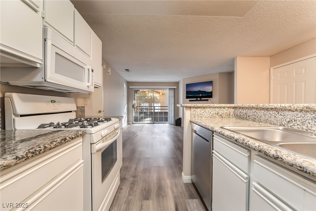 2200 South Fort Apache Road, Unit 2190 Las Vegas, NV 89117 - Photo 22 of 37