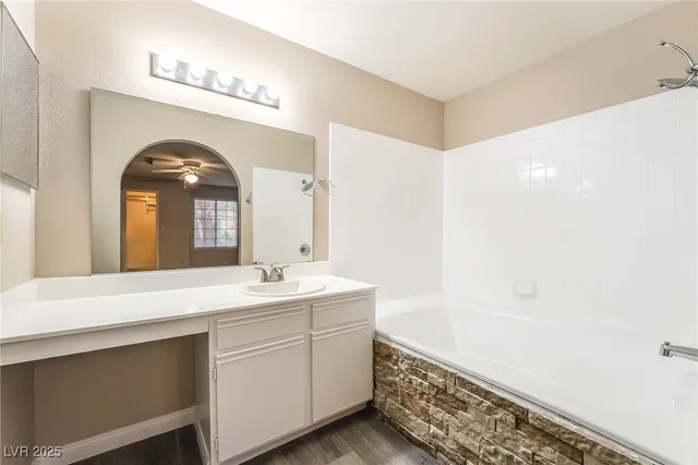 $1,350 | 2200 South Fort Apache Road, Unit 2190, Las Vegas, NV 89117