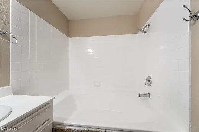 $1,350 | 2200 South Fort Apache Road, Unit 2190, Las Vegas, NV 89117