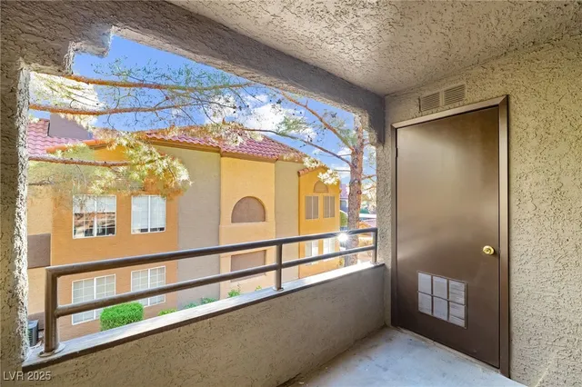 $1,350 | 2200 South Fort Apache Road, Unit 2190, Las Vegas, NV 89117