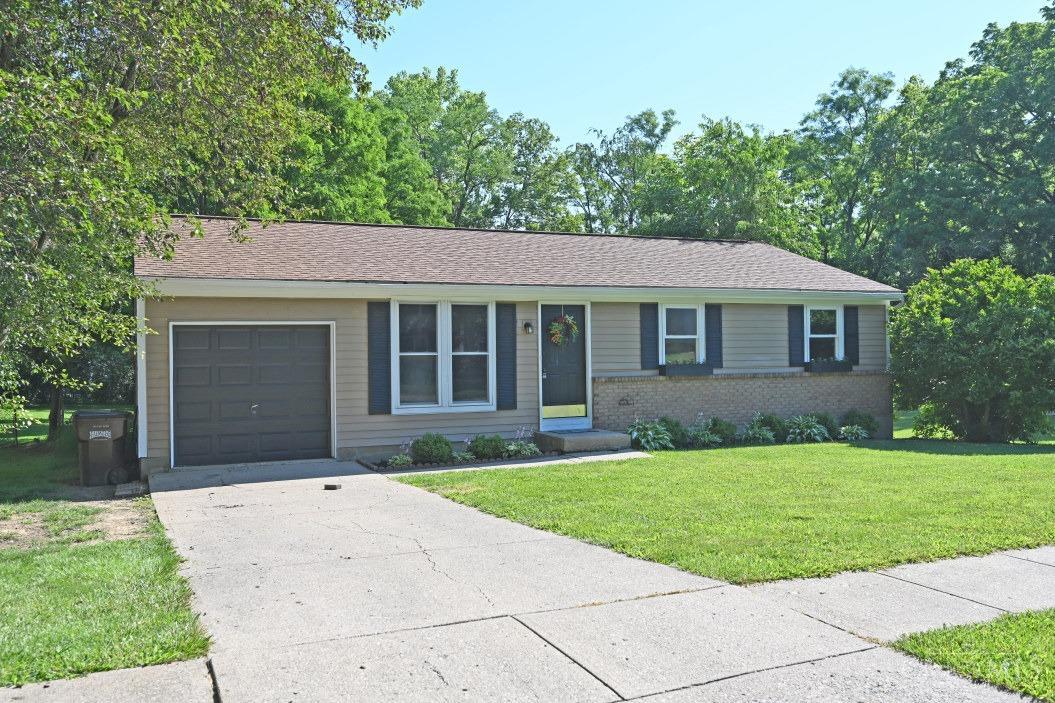 623 Regent Road Cincinnati, OH 45245 - Photo 3 of 38 Gallery Image 3