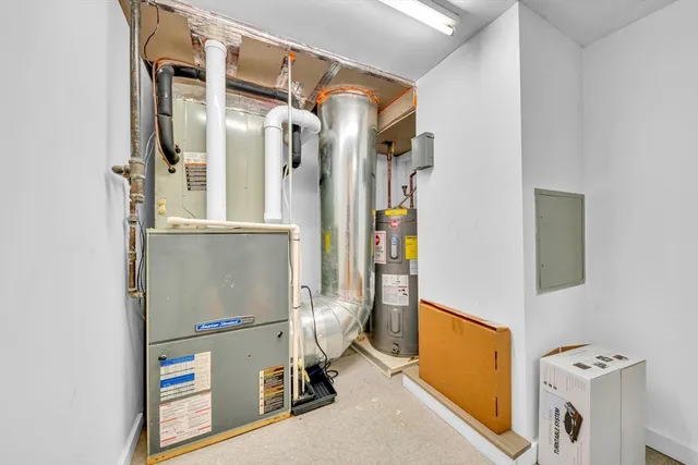 a view of utility room