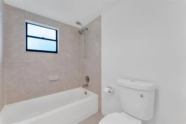 $2,100 | 3100 North Pine Island Road, Unit 304, Sunrise, FL 33351