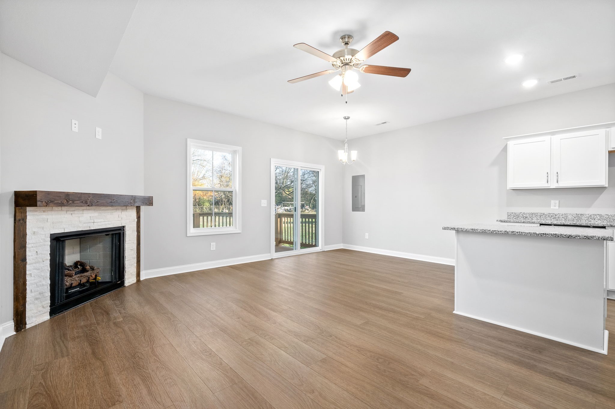 515 Needmore Road Clarksville, TN 37040 - Photo 4 of 27