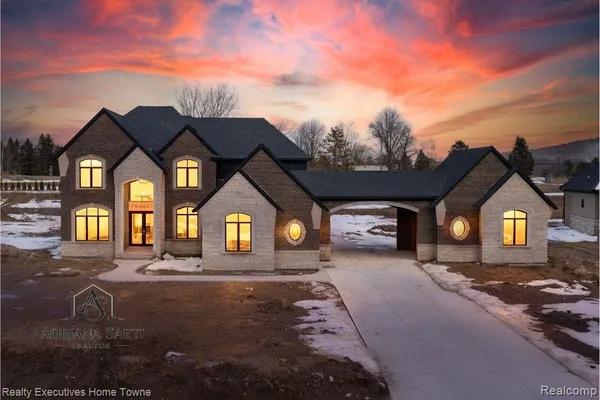 $1,899,900 | 67748 Overlook Trail, Washington, MI 48095