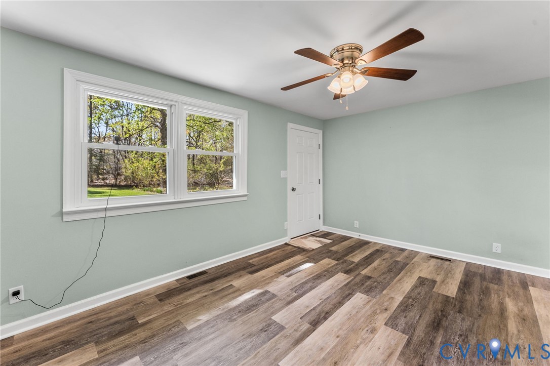 1218 Cheaneys Bridge Road Dunnsville, VA 22454 - Photo 3 of 27