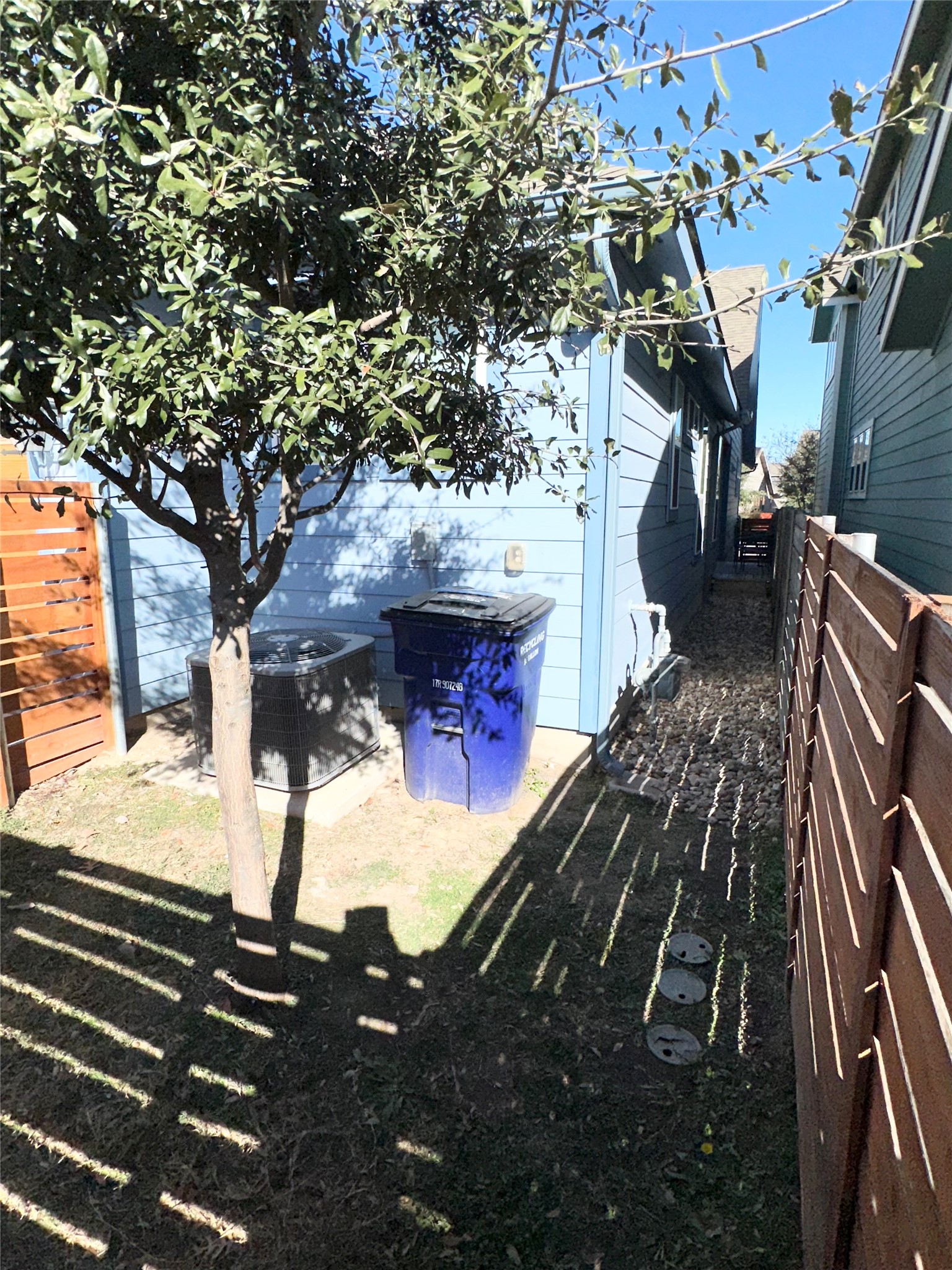 5721 Baythorne Drive Austin, TX 78747 - Photo 20 of 22 a view of a backyard