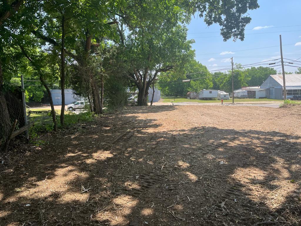 125 South Center Street Bonham, TX 75418 - Photo 4 of 9