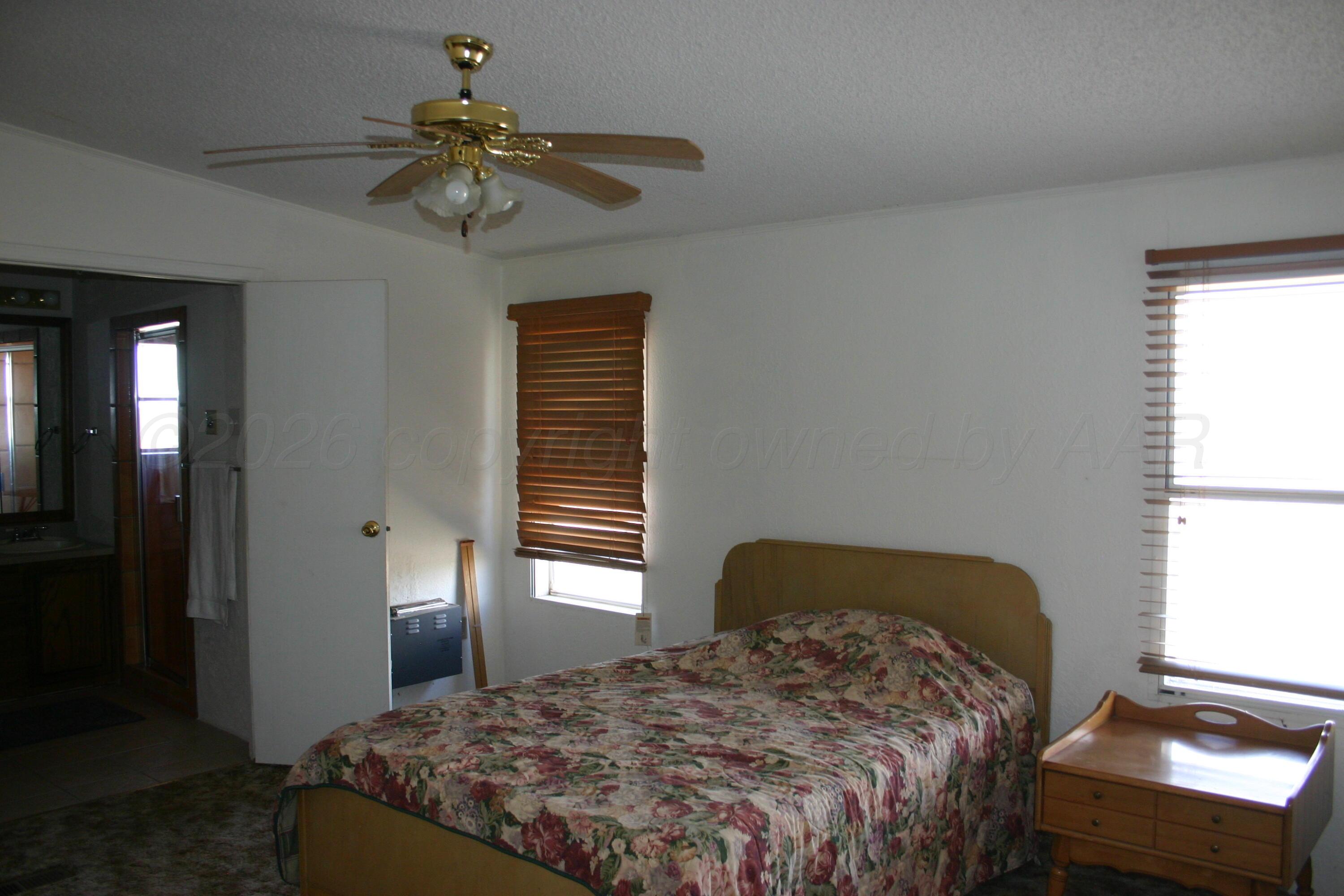 109 Lark Fritch, TX 79036 - Photo 13 of 23 IMG_9675