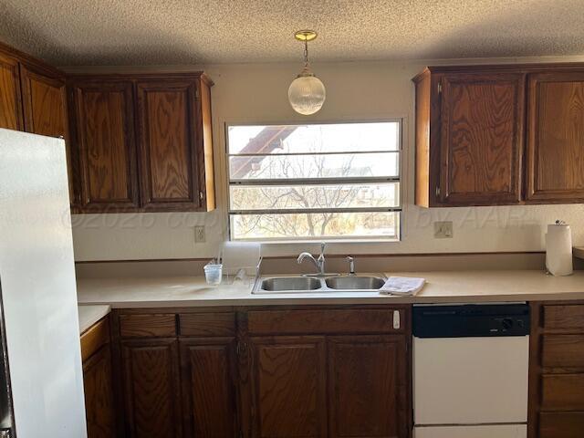 109 Lark Fritch, TX 79036 - Photo 5 of 23 IMG_3279 (1)