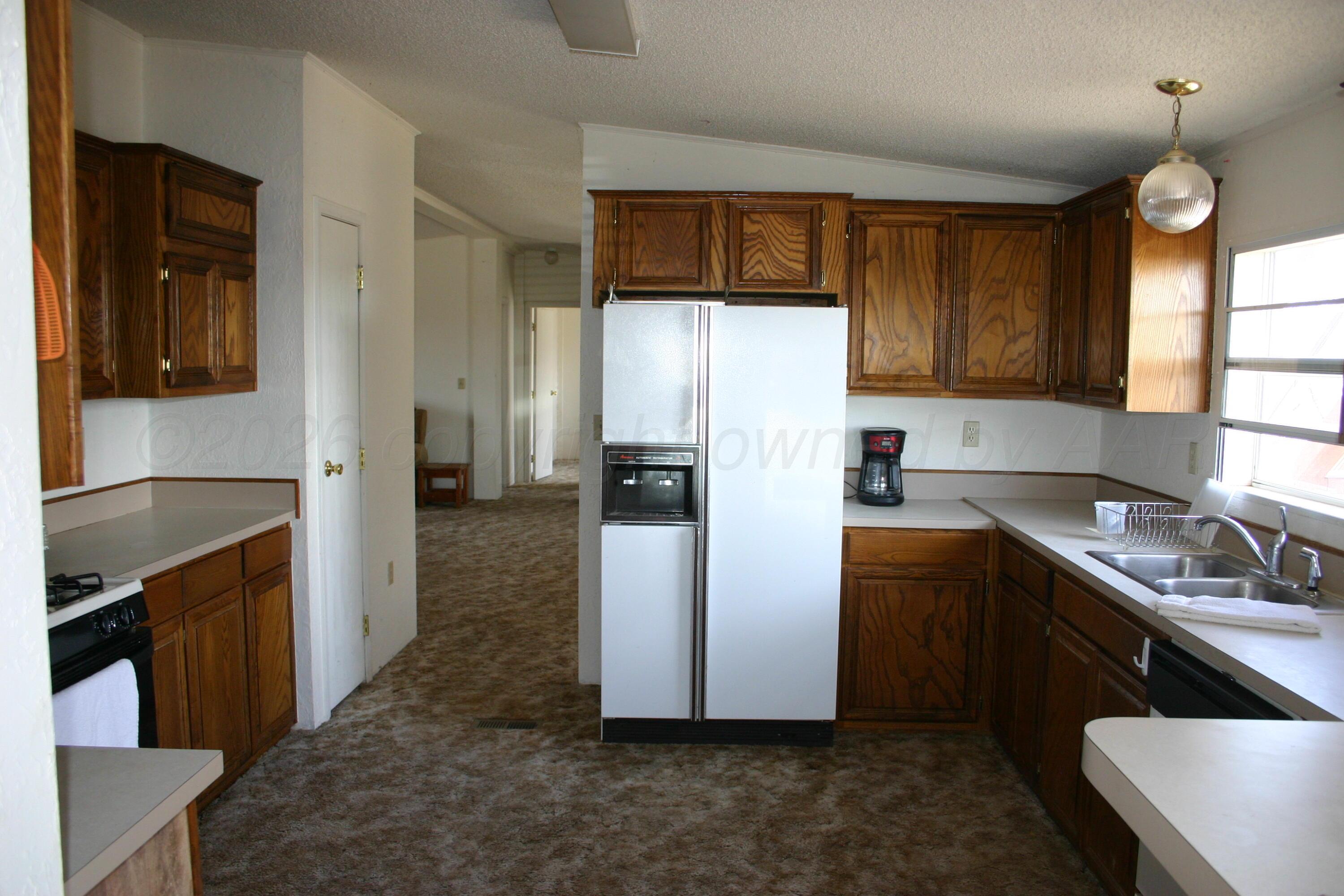 109 Lark Fritch, TX 79036 - Photo 6 of 23 IMG_9677